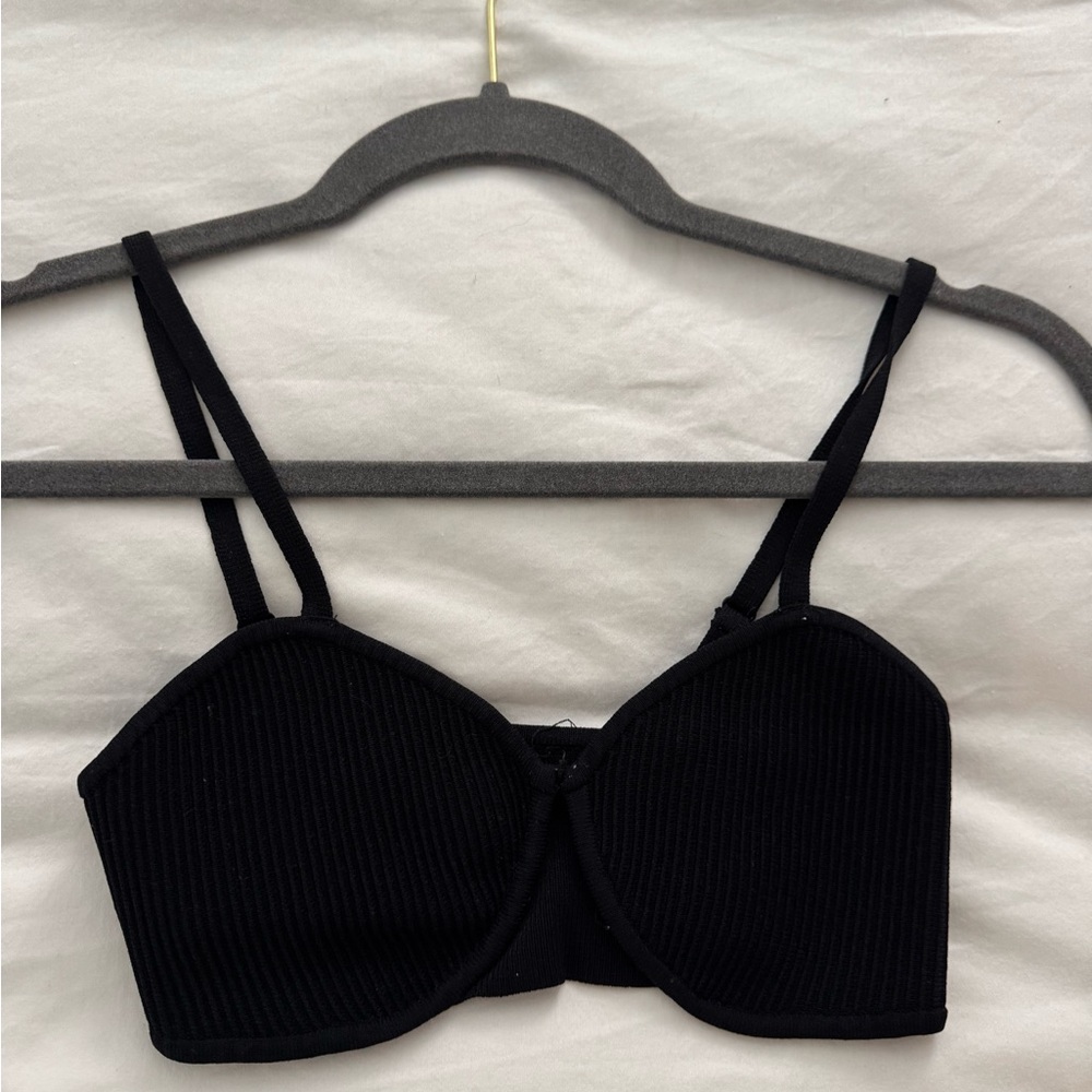Aritzia babaton small bra top black